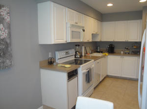 SOUTHPORT AT HUNTERS RUN CONDO - Residential