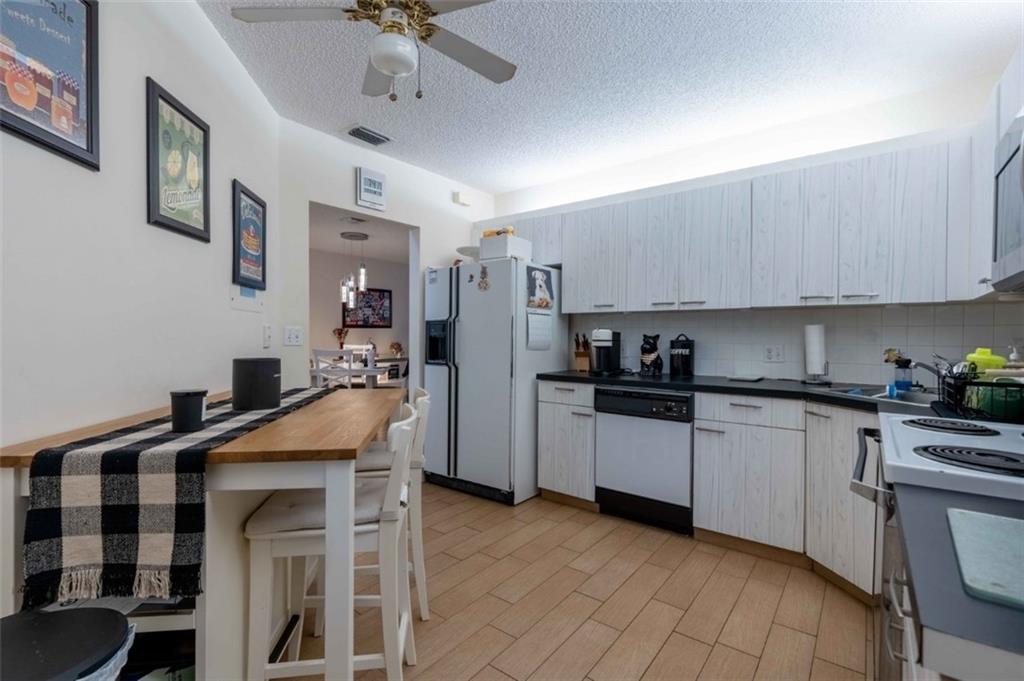 BAYPORT VILLAGE - Residential