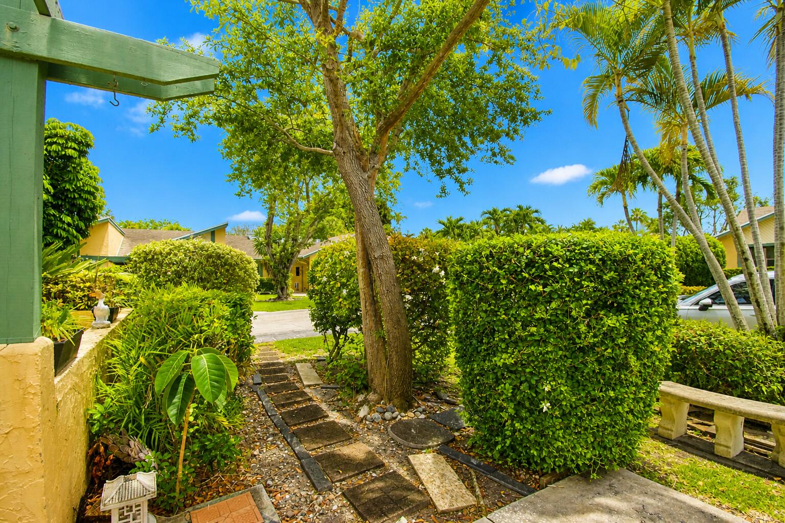 BOCA PATIO VLG - Residential