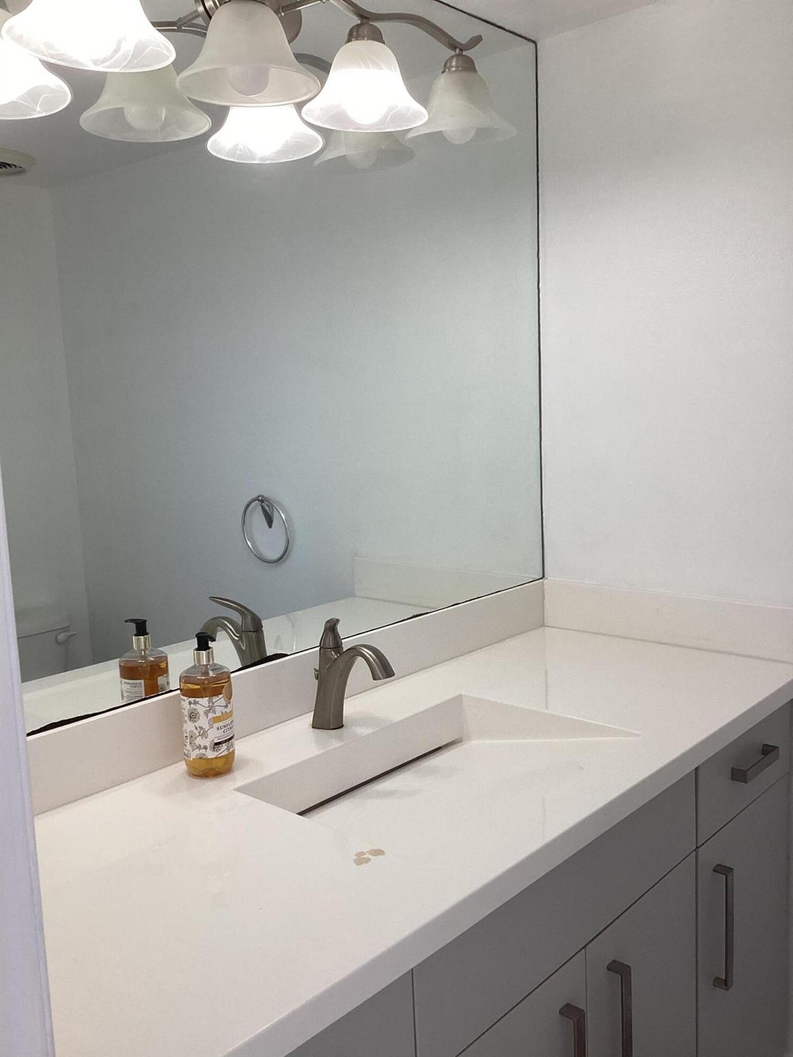 BRIDGEWOOD TOWNHOUSE COND - Residential Lease