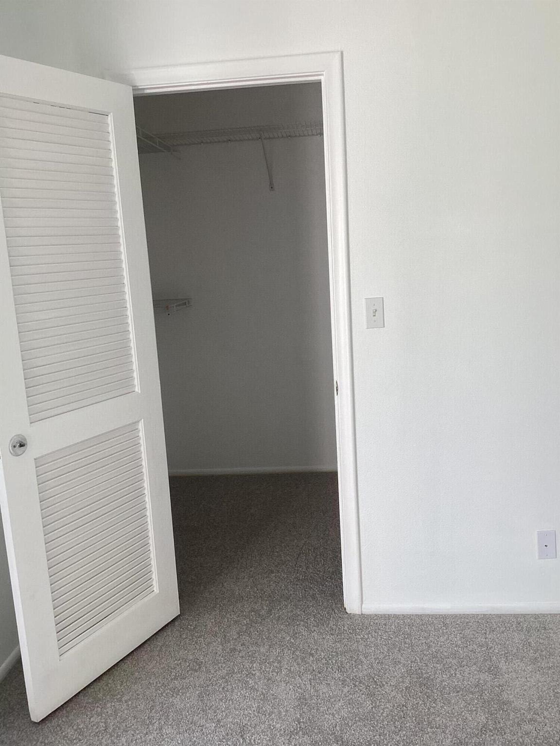 BRIDGEWOOD TOWNHOUSE COND - Residential Lease