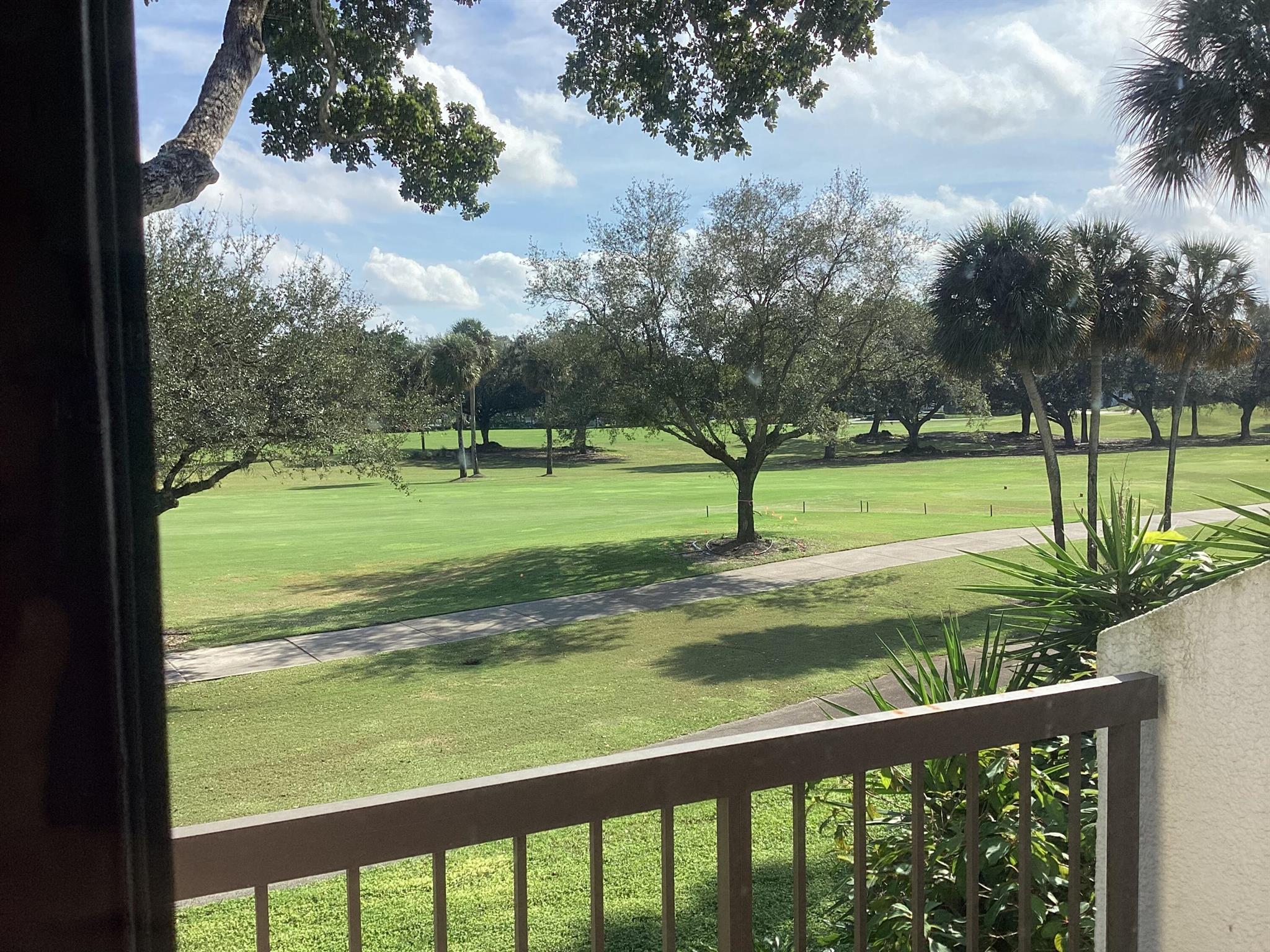 BRIDGEWOOD TOWNHOUSE COND - Residential Lease