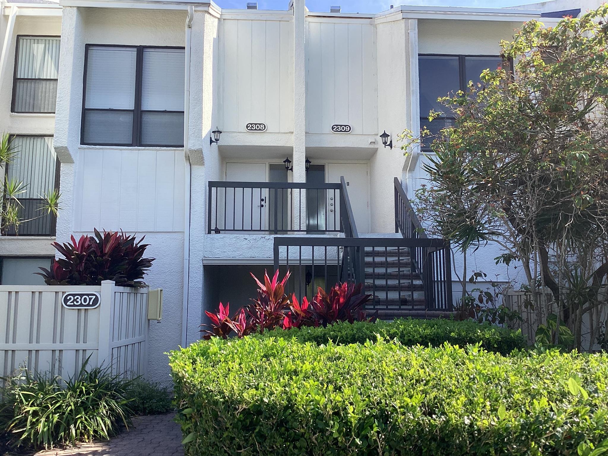 BRIDGEWOOD TOWNHOUSE COND - Residential Lease