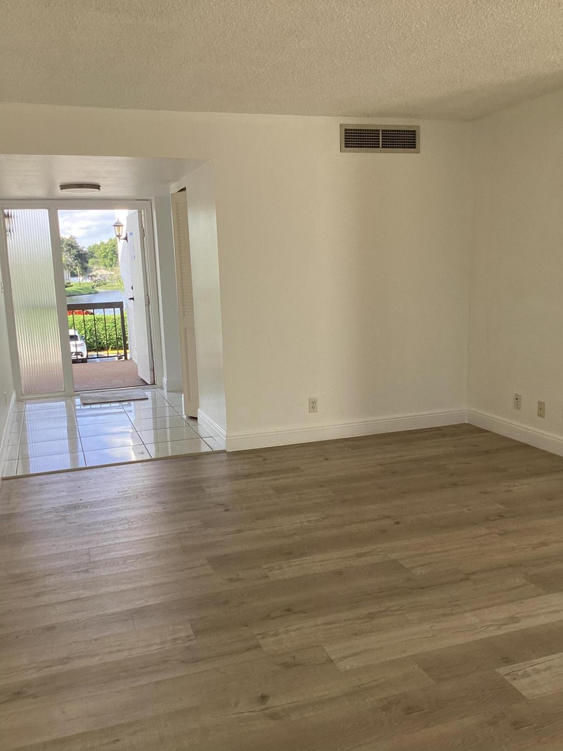 BRIDGEWOOD TOWNHOUSE COND - Residential Lease