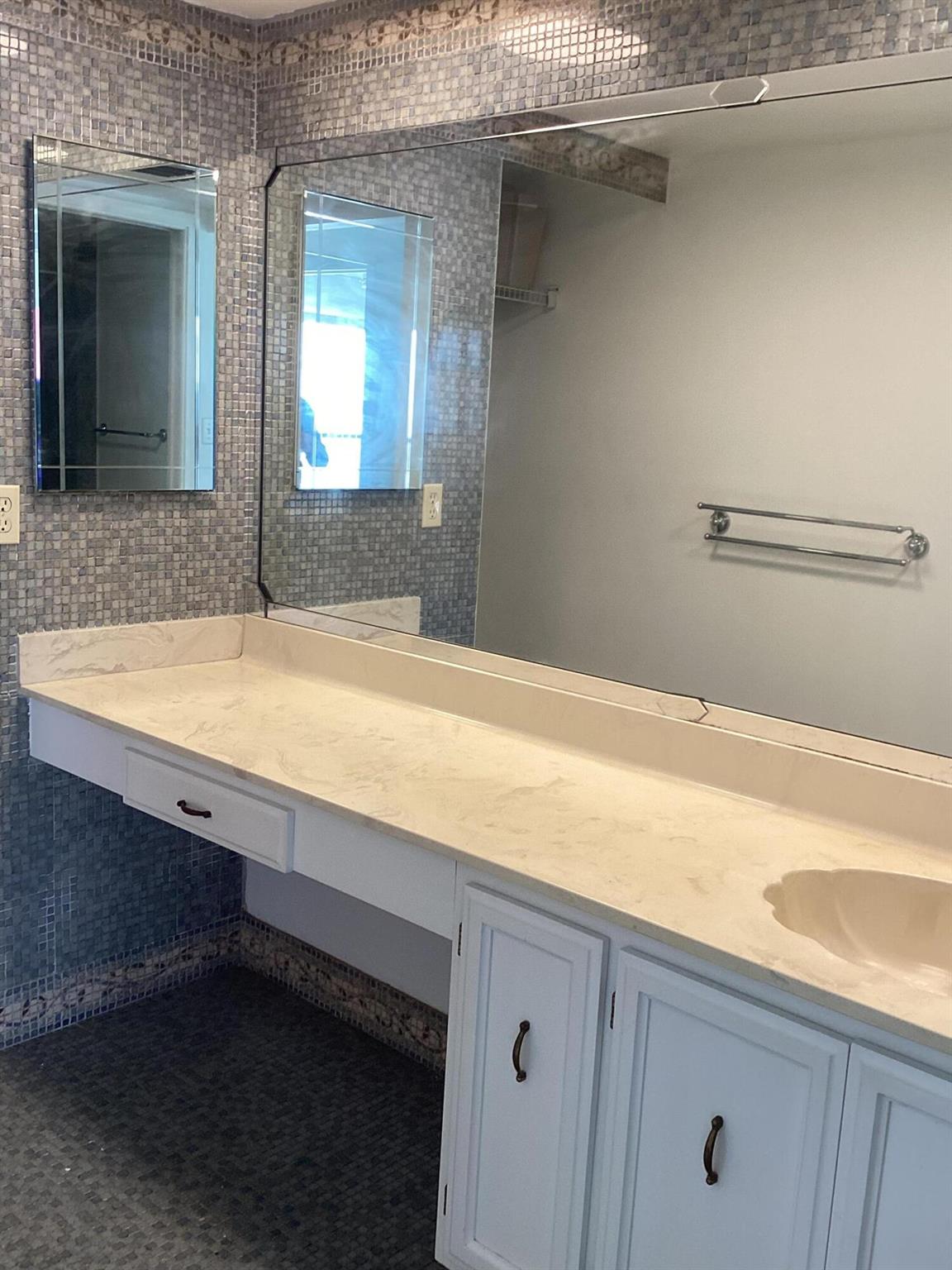 BRIDGEWOOD TOWNHOUSE COND - Residential Lease