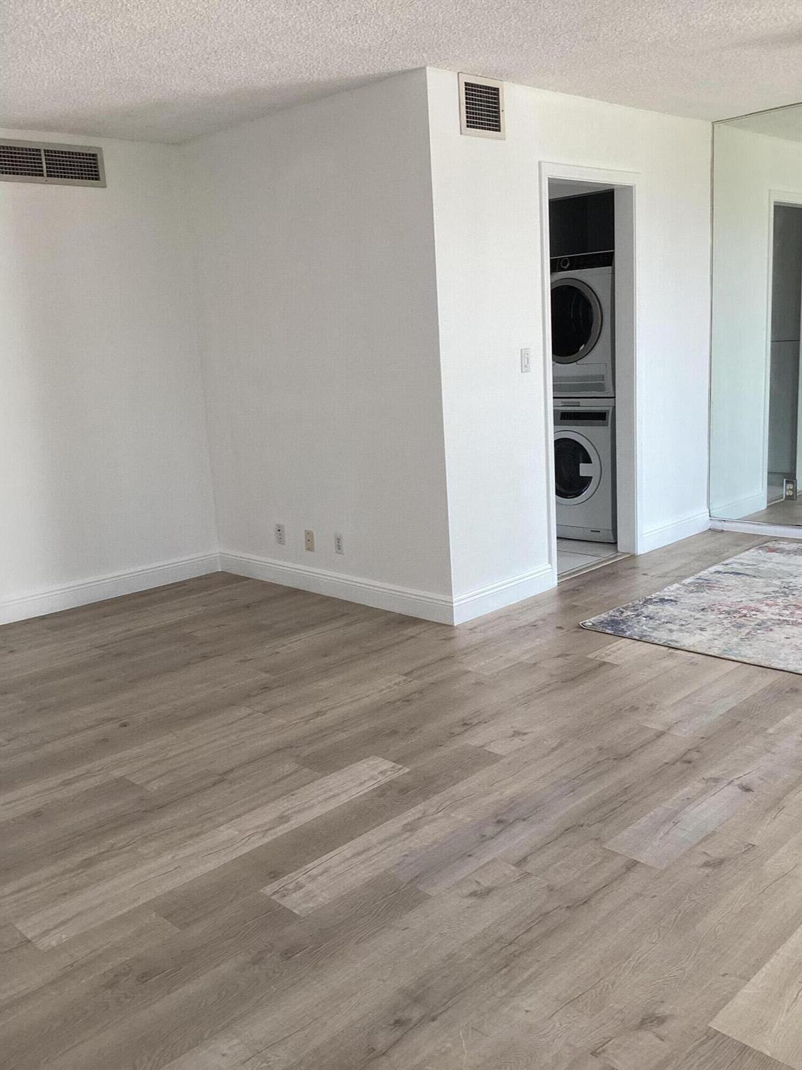 BRIDGEWOOD TOWNHOUSE COND - Residential Lease