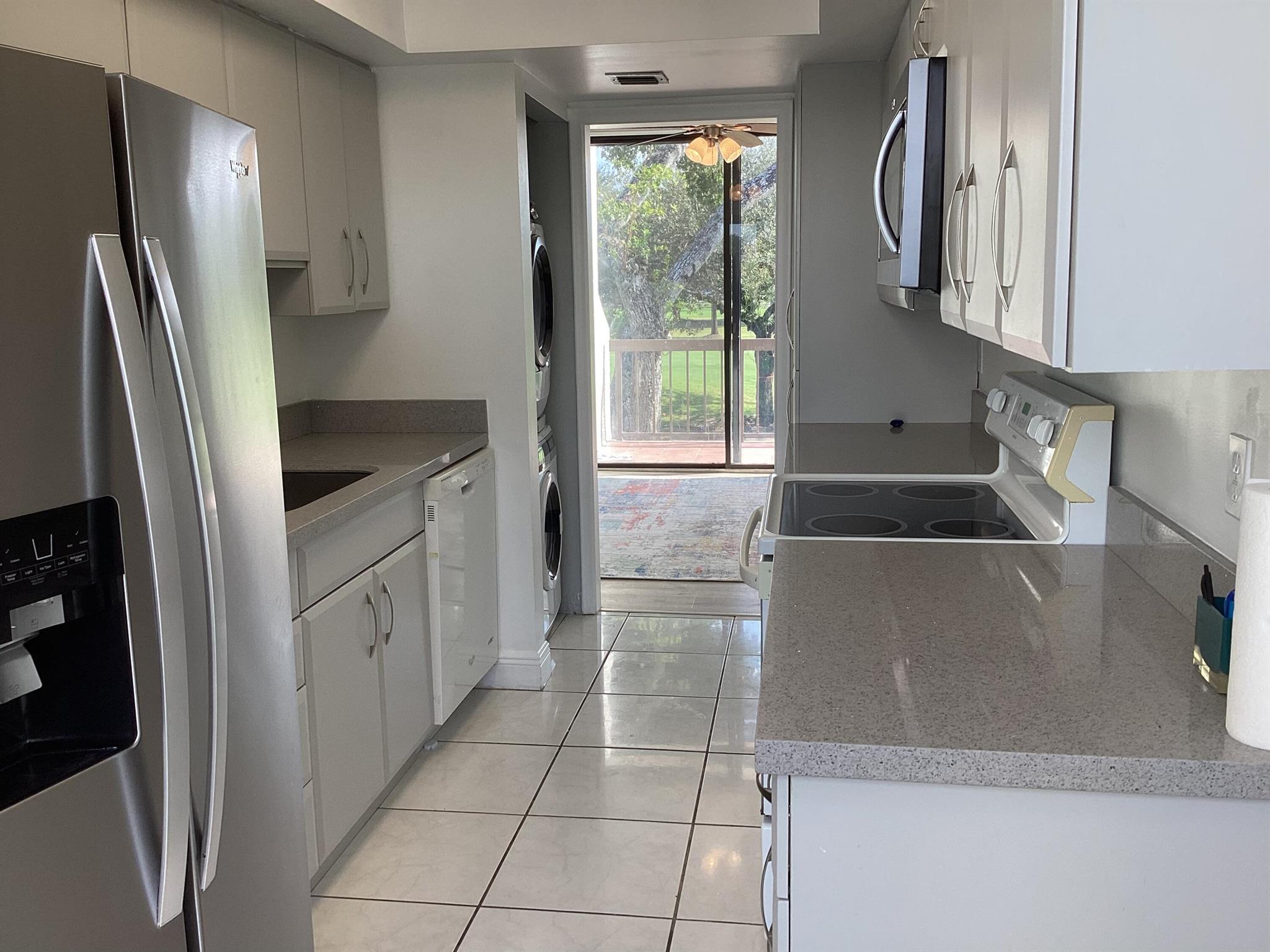 BRIDGEWOOD TOWNHOUSE COND - Residential Lease