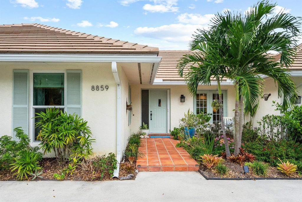 Photo of 8859 SE Hawksbill Way, Hobe Sound, FL 33455 (MLS # R11038961)