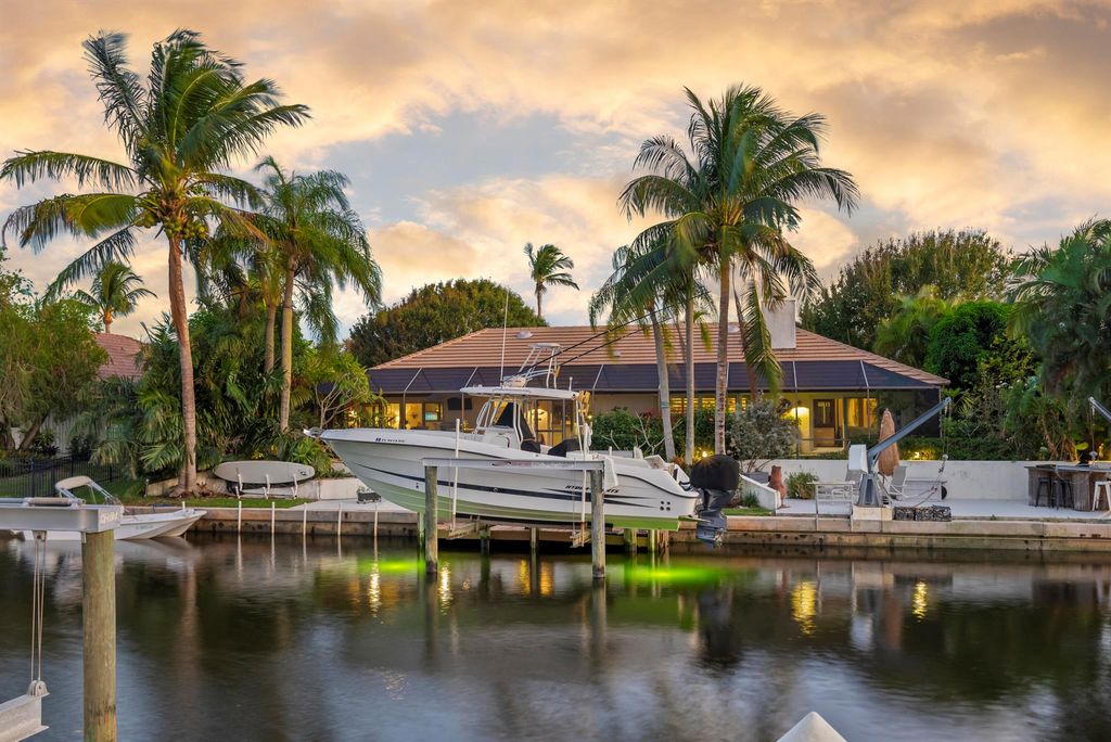 Photo of 8859 SE Hawksbill Way, Hobe Sound, FL 33455 (MLS # R11038961)