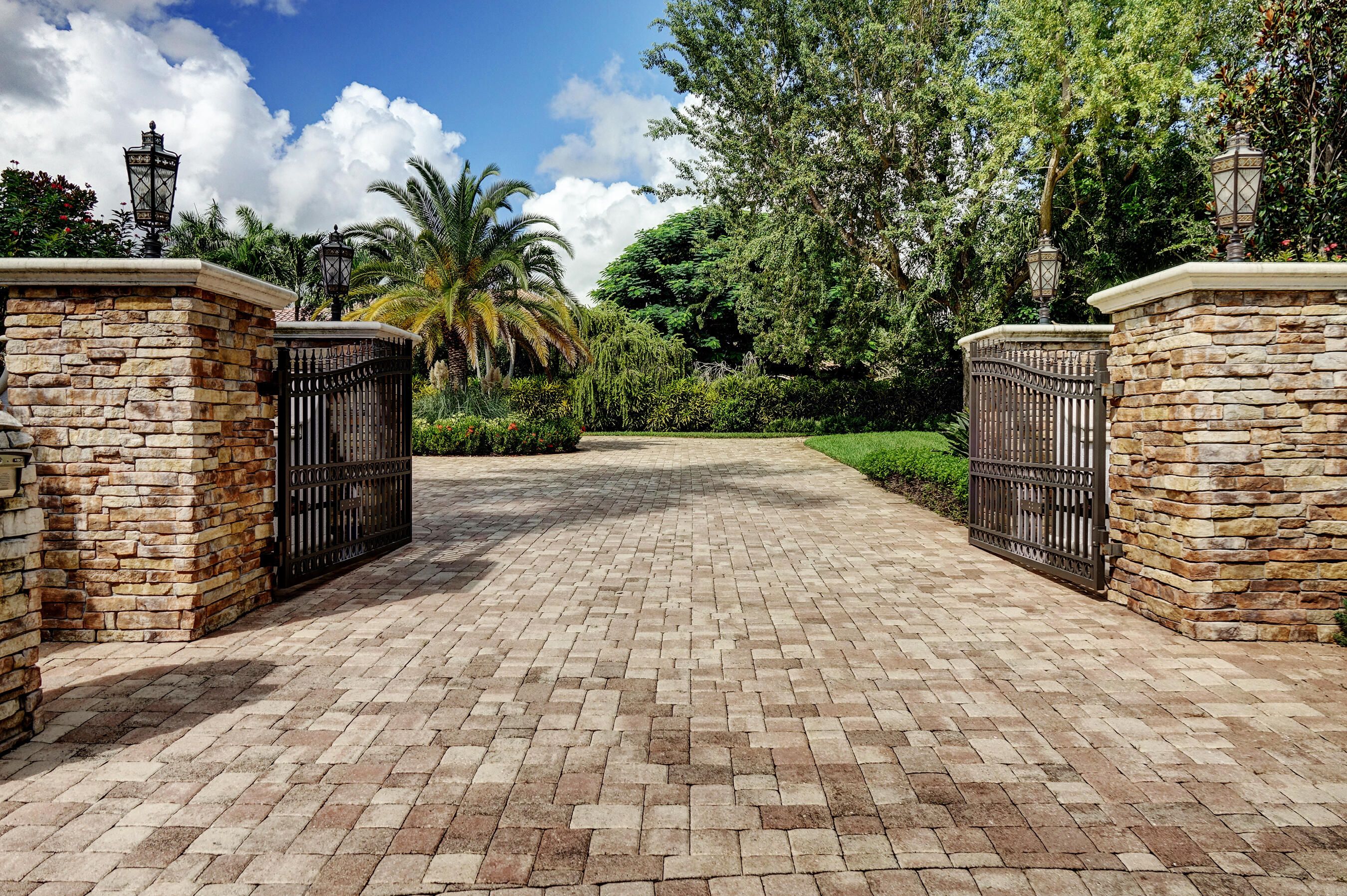 PLANTATIONS - Residential