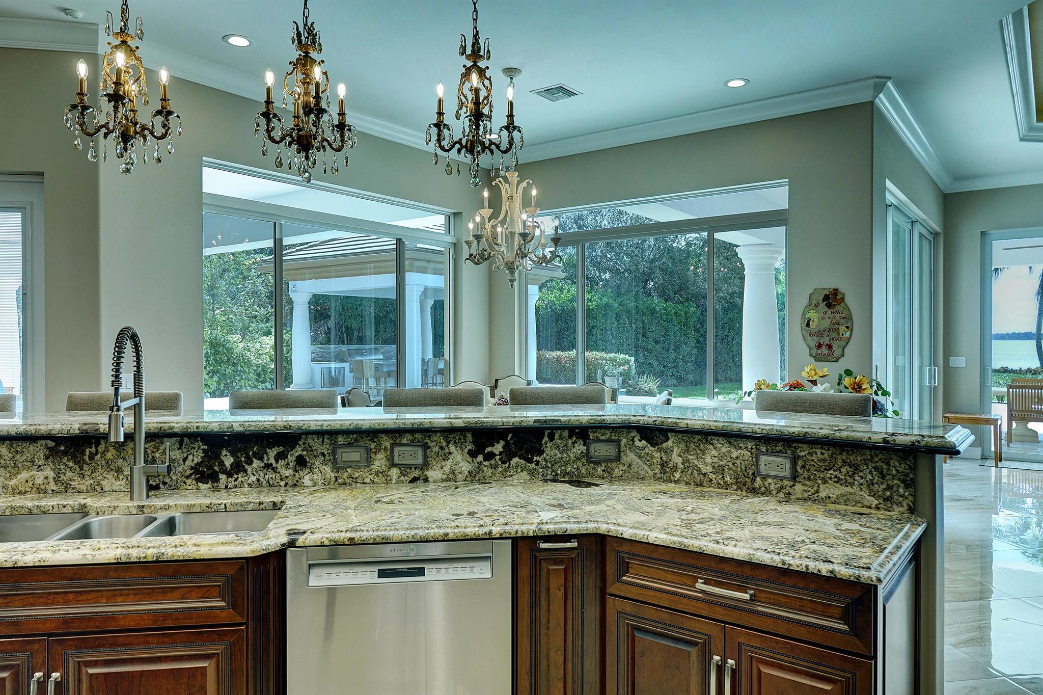 PLANTATIONS - Residential