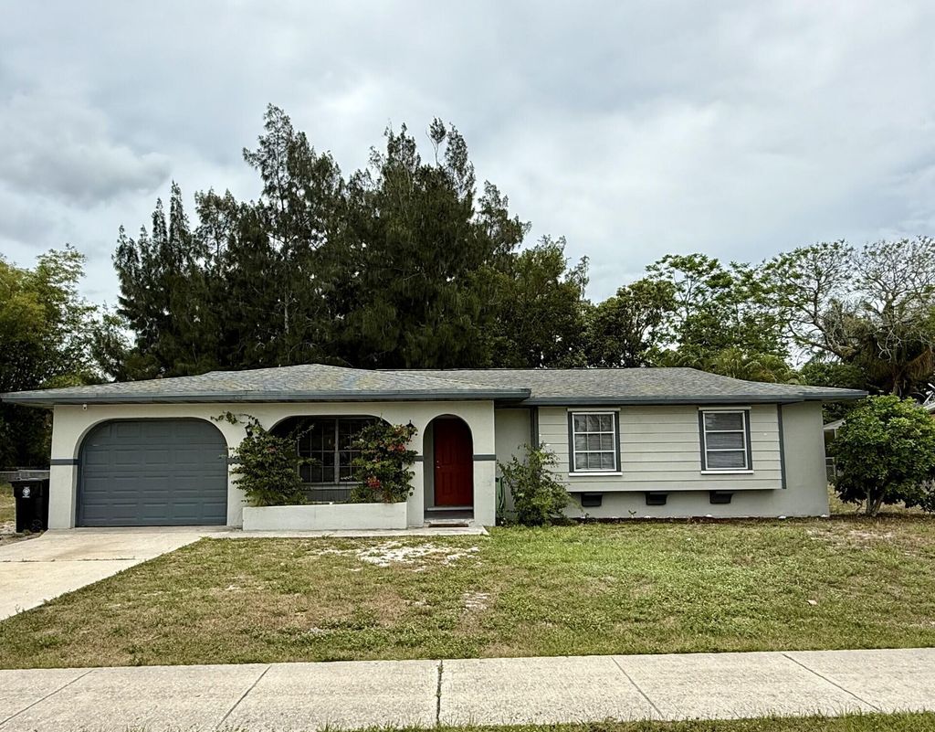 Photo of 333 NE Floresta Drive, Port Saint Lucie, FL 34983 (MLS # R11089609)