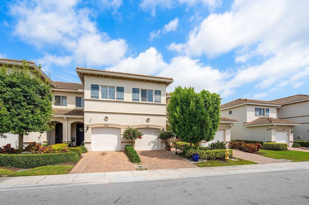 Photo of 1115 Vermilion Drive, Lake Worth Beach, FL 33461 (MLS # R10978243)