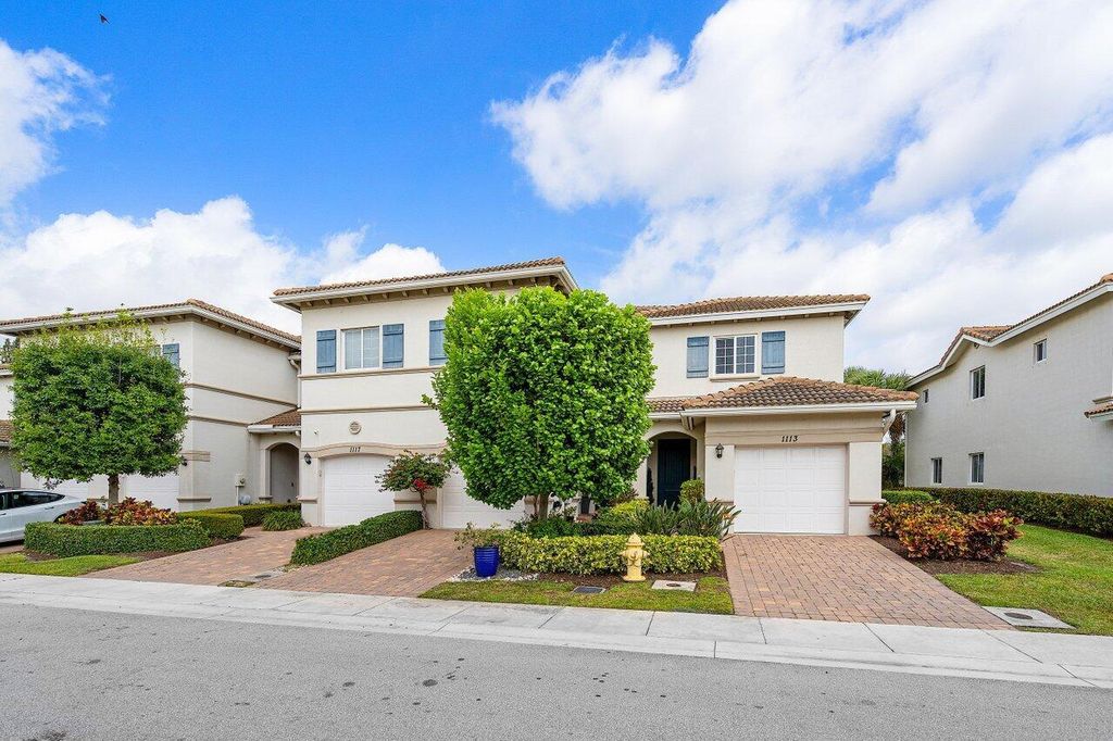 Photo of 1115 Vermilion Drive, Lake Worth Beach, FL 33461 (MLS # R10978243)