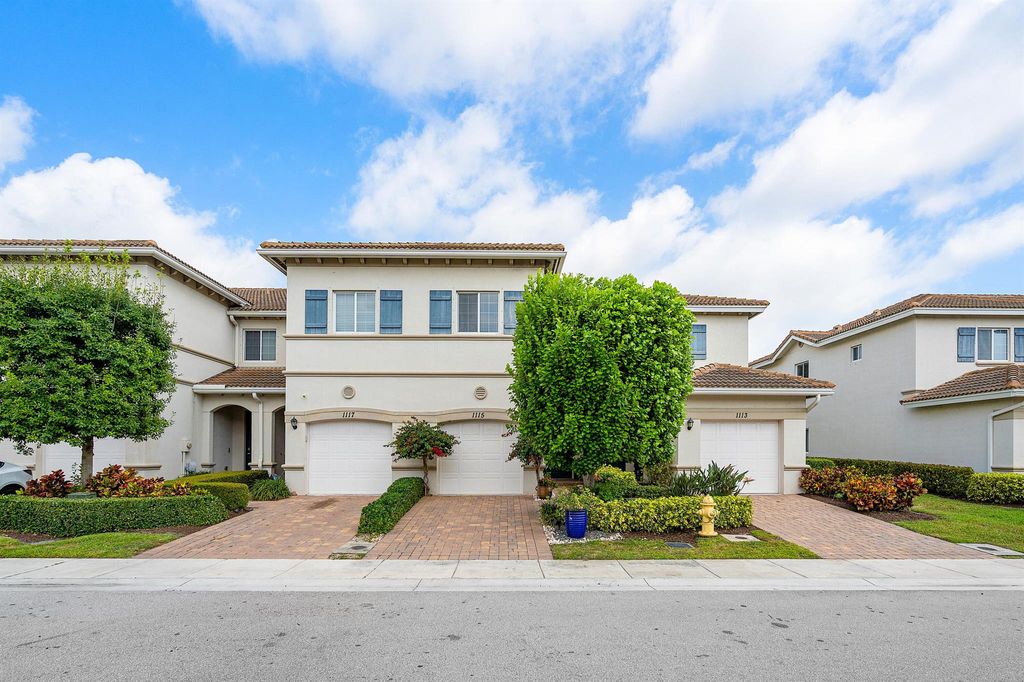 Photo of 1115 Vermilion Drive, Lake Worth Beach, FL 33461 (MLS # R10978243)