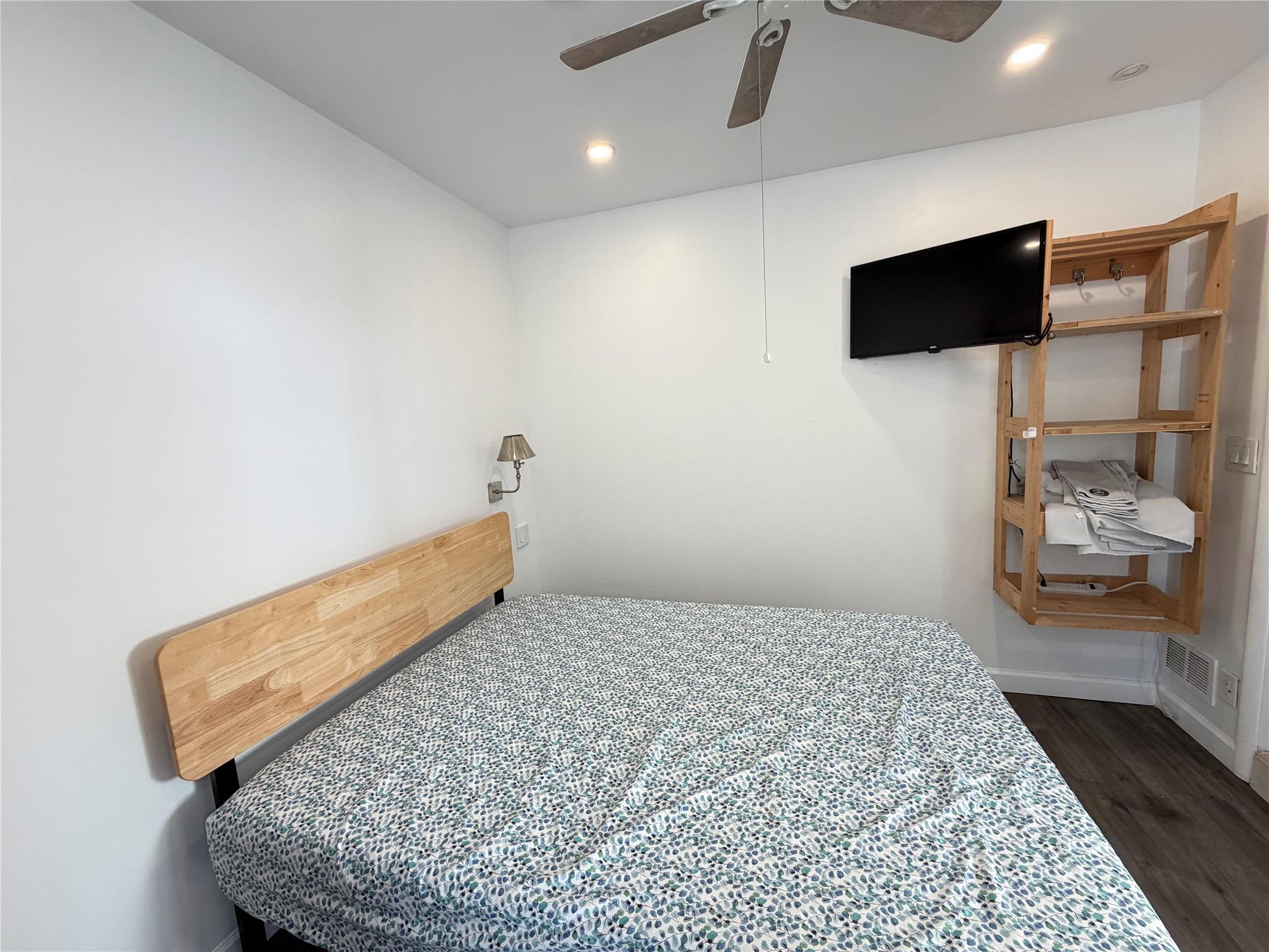 Fairlawn 41-44 B - Residential Lease