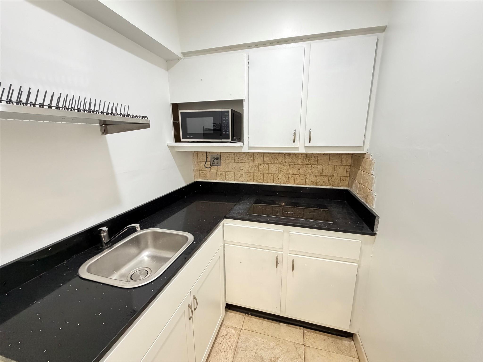 Fairlawn 41-44 B - Residential Lease