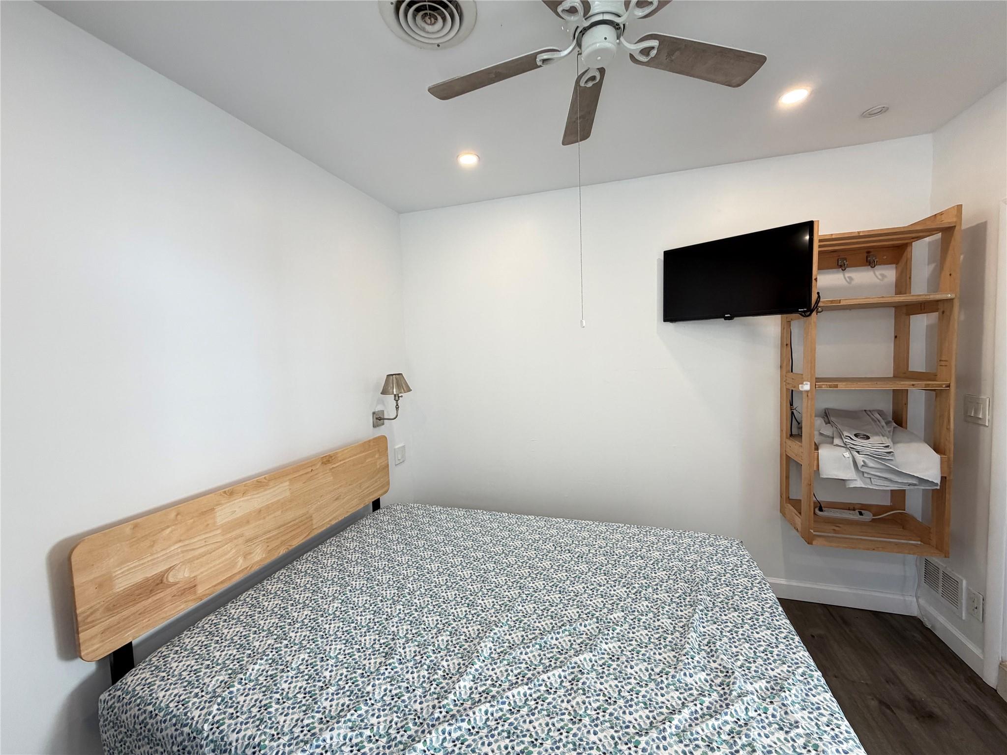 Fairlawn 41-44 B - Residential Lease