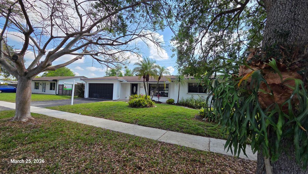 Photo of 5110 SW 101st Avenue, Cooper City, FL 33328 (MLS # B26007583)