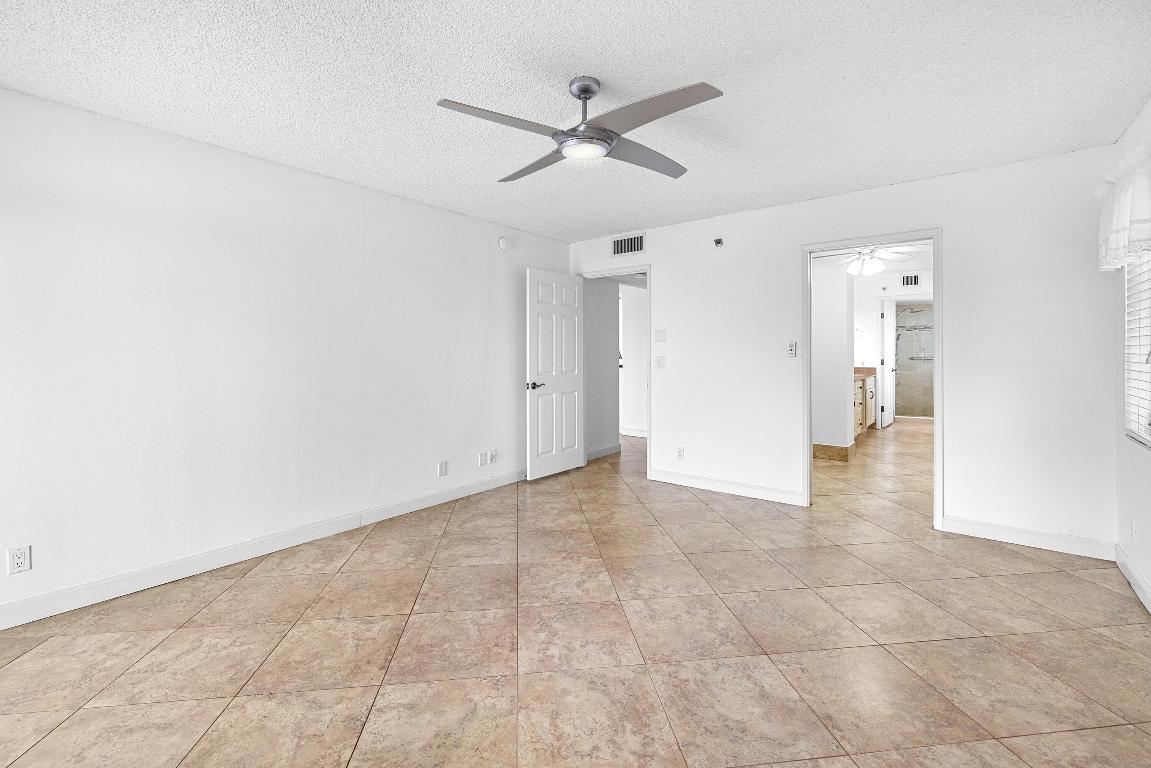 HUNTINGTON TOWERS CONDO - Residential