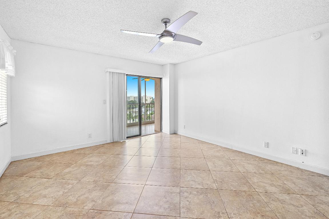 HUNTINGTON TOWERS CONDO - Residential