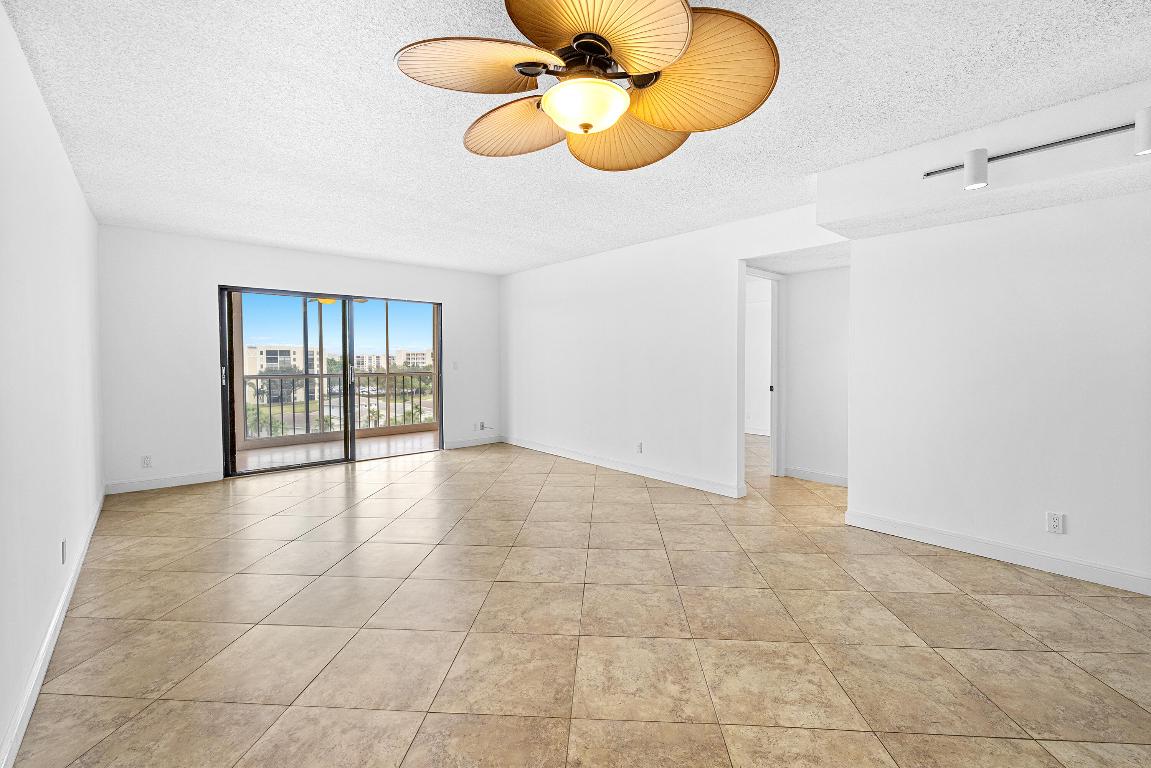 7380 S Oriole Boulevard 701