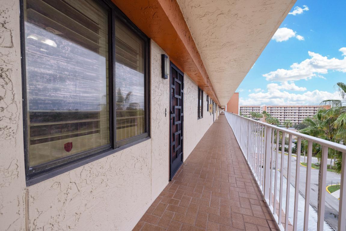 HUNTINGTON TOWERS CONDO - Residential