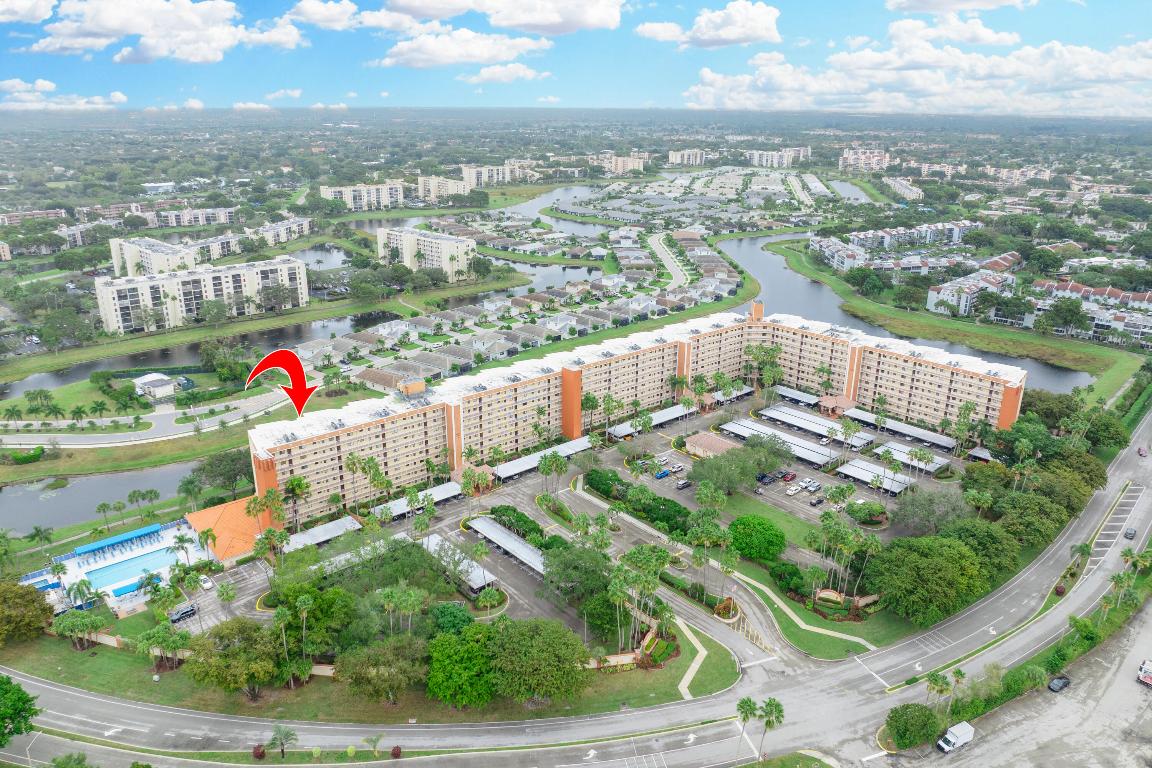 HUNTINGTON TOWERS CONDO - Residential