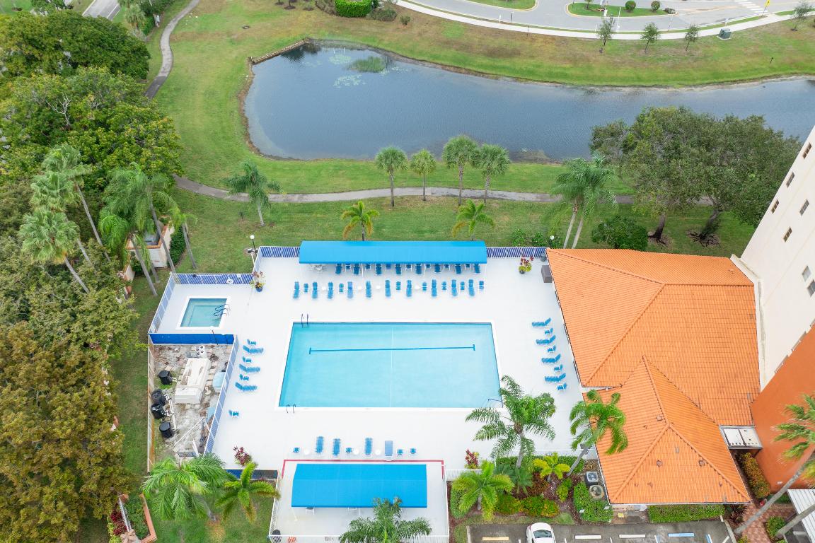 HUNTINGTON TOWERS CONDO - Residential