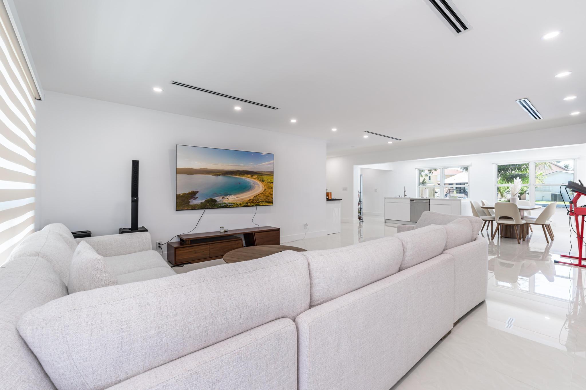 825 Argonaut Is