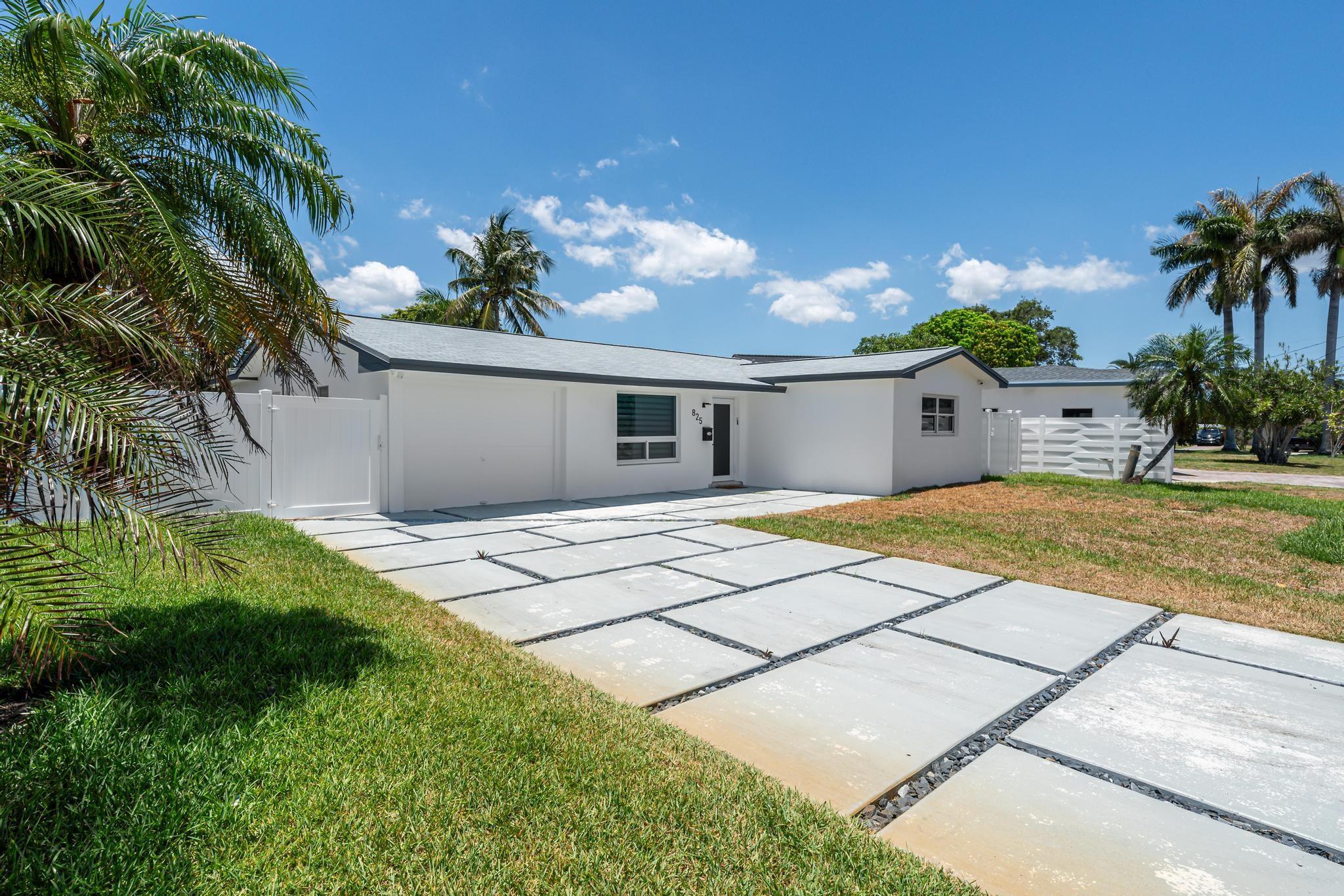 825 Argonaut Is