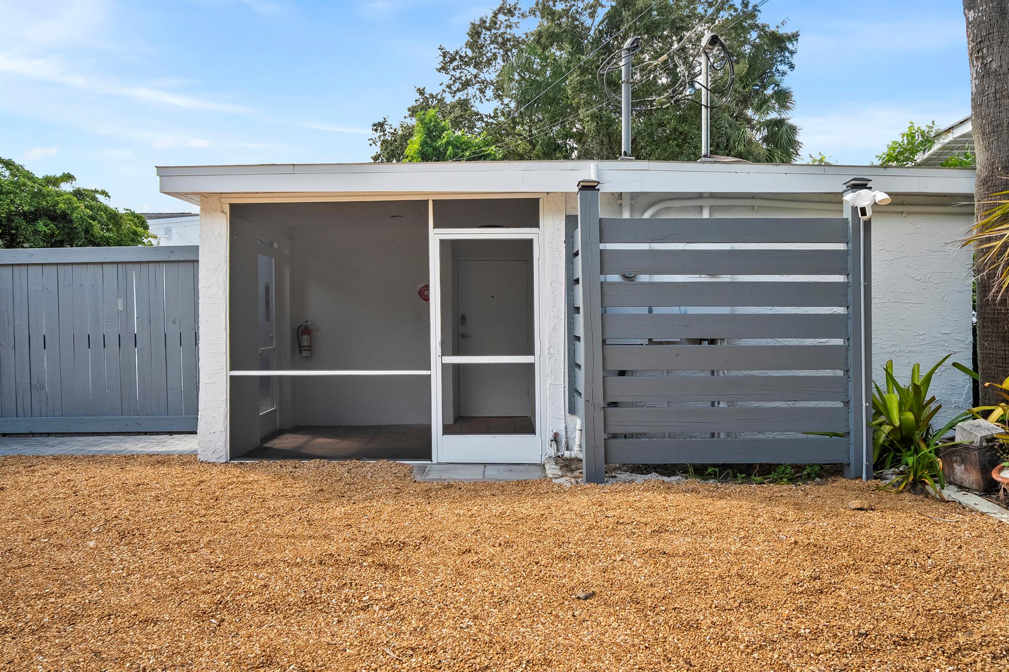 PORT SALERNO - Residential Lease