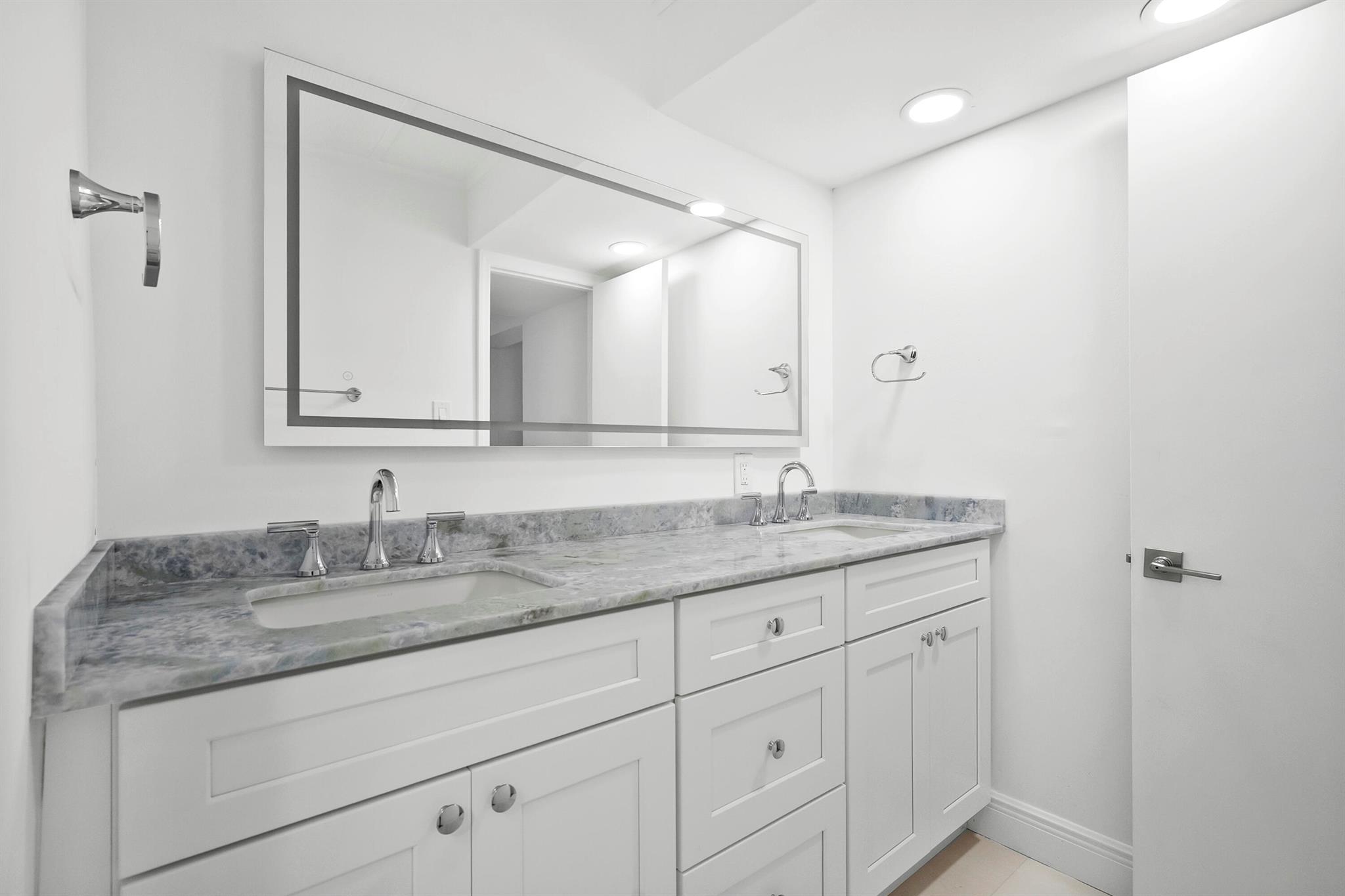 PORT SALERNO - Residential Lease