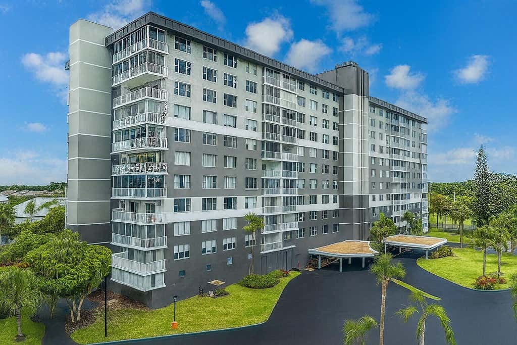 Photo of 3850 Washington Street #215, Hollywood, FL 33021 (MLS # B26046922)