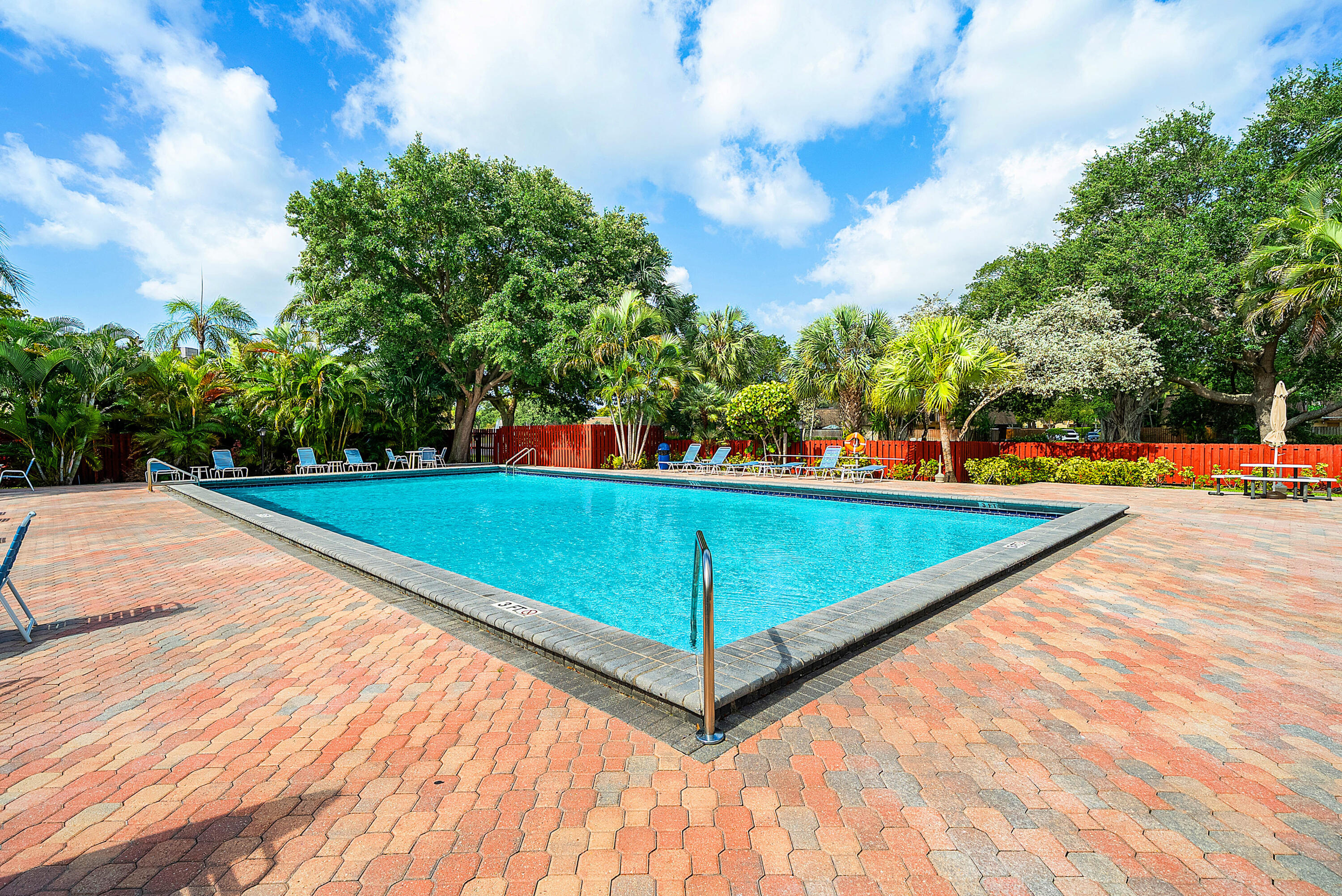 DELRAY OAKS WEST CONDO - Residential
