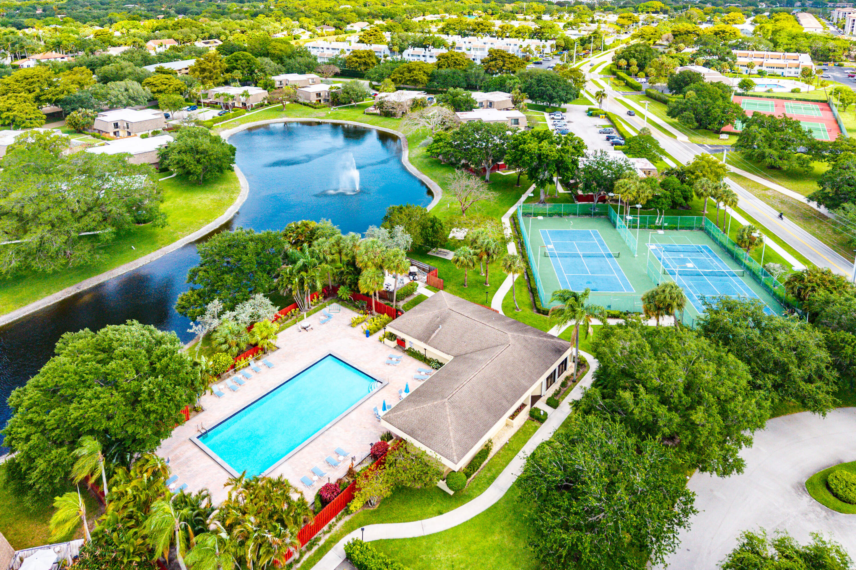 DELRAY OAKS WEST CONDO - Residential
