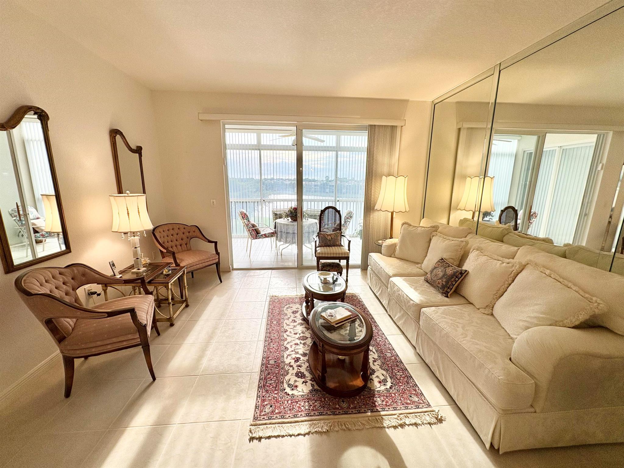 SOUTHAMPTON CONDOMINIUM E - Residential