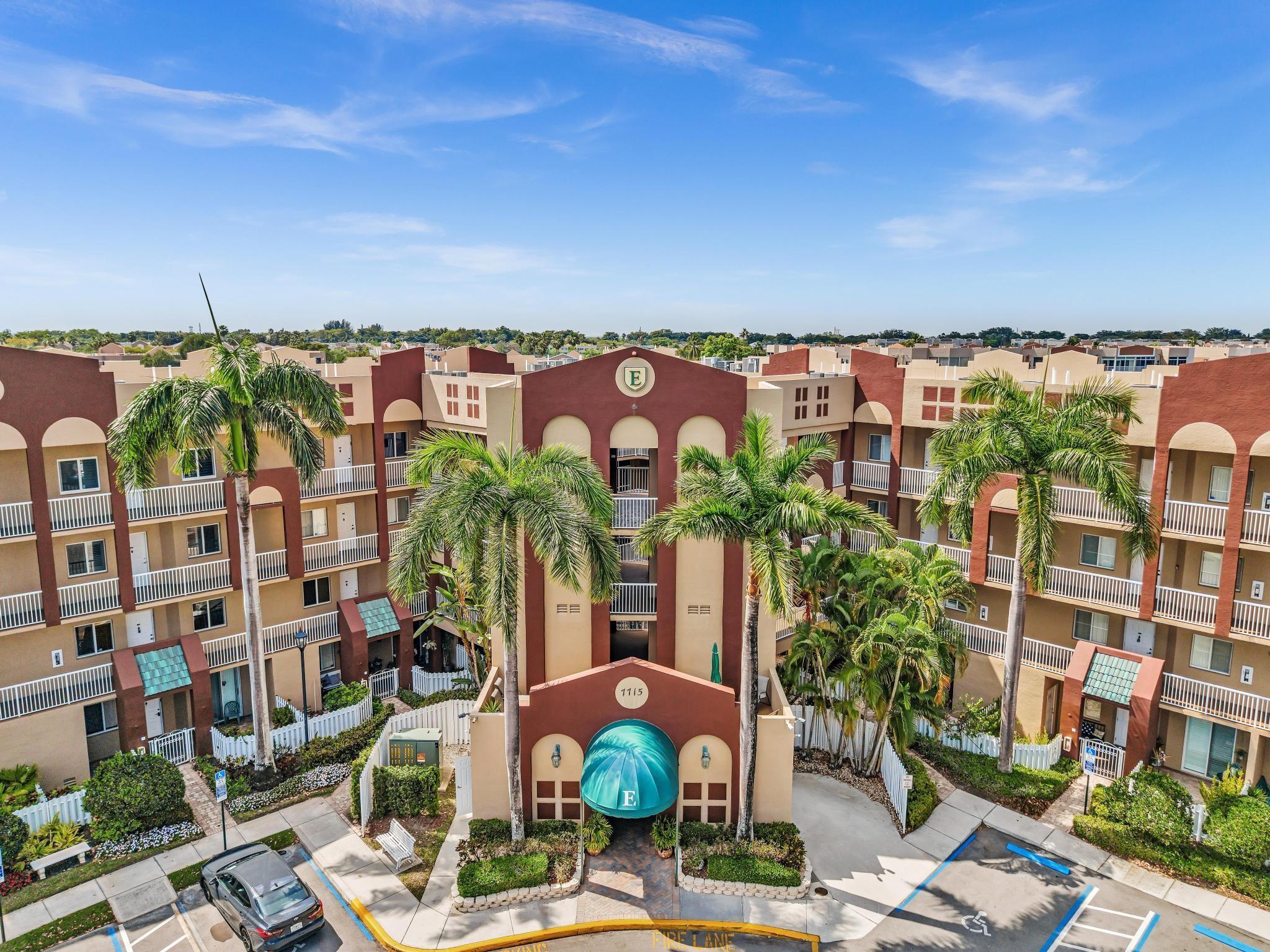 SOUTHAMPTON CONDOMINIUM E - Residential