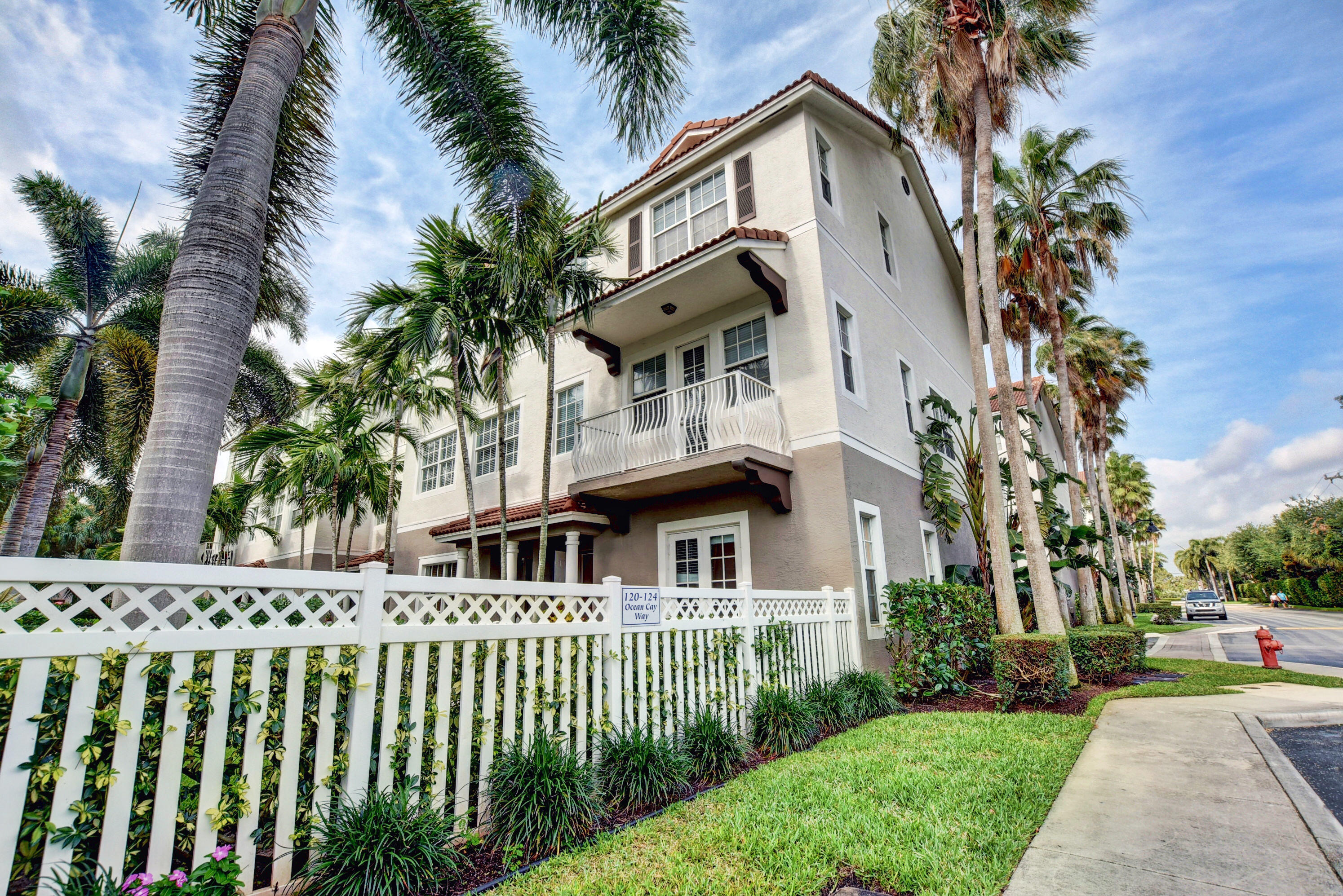 OCEAN CAY - Residential Lease