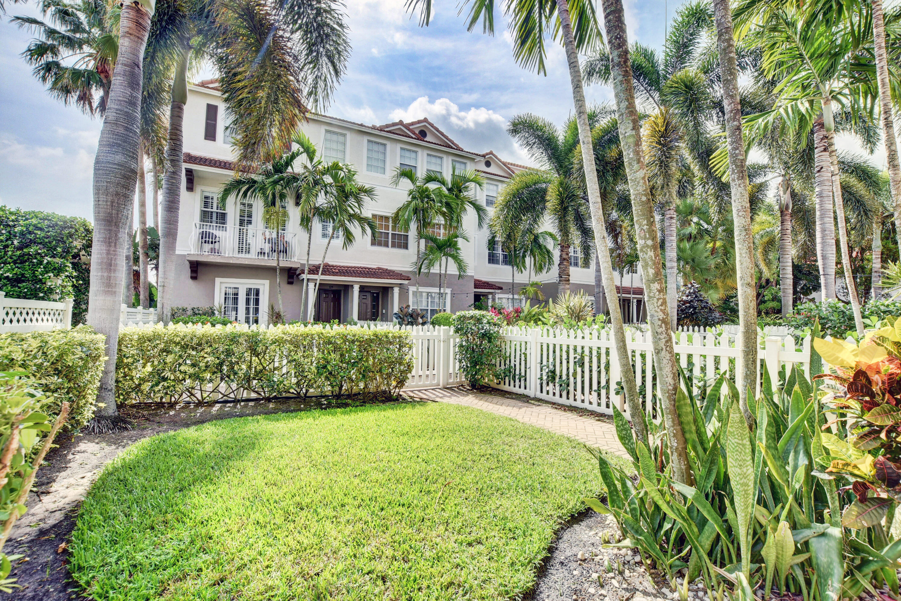 OCEAN CAY - Residential Lease