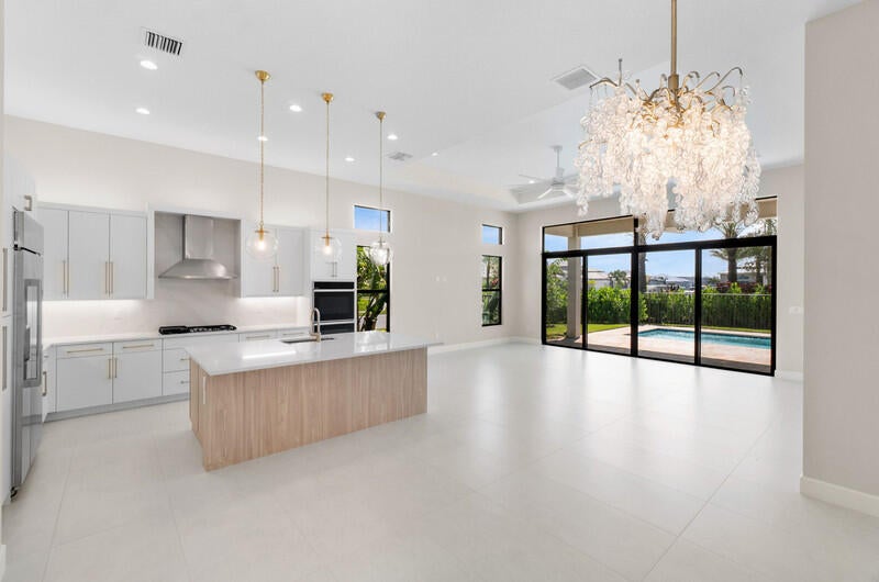 9124 Red Robin Lane