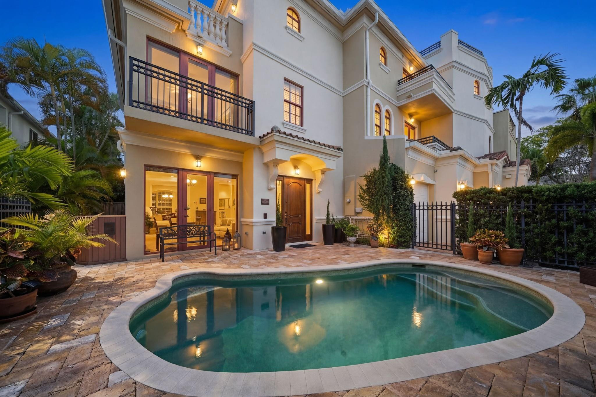 Seven Corners Townhomes - Residential