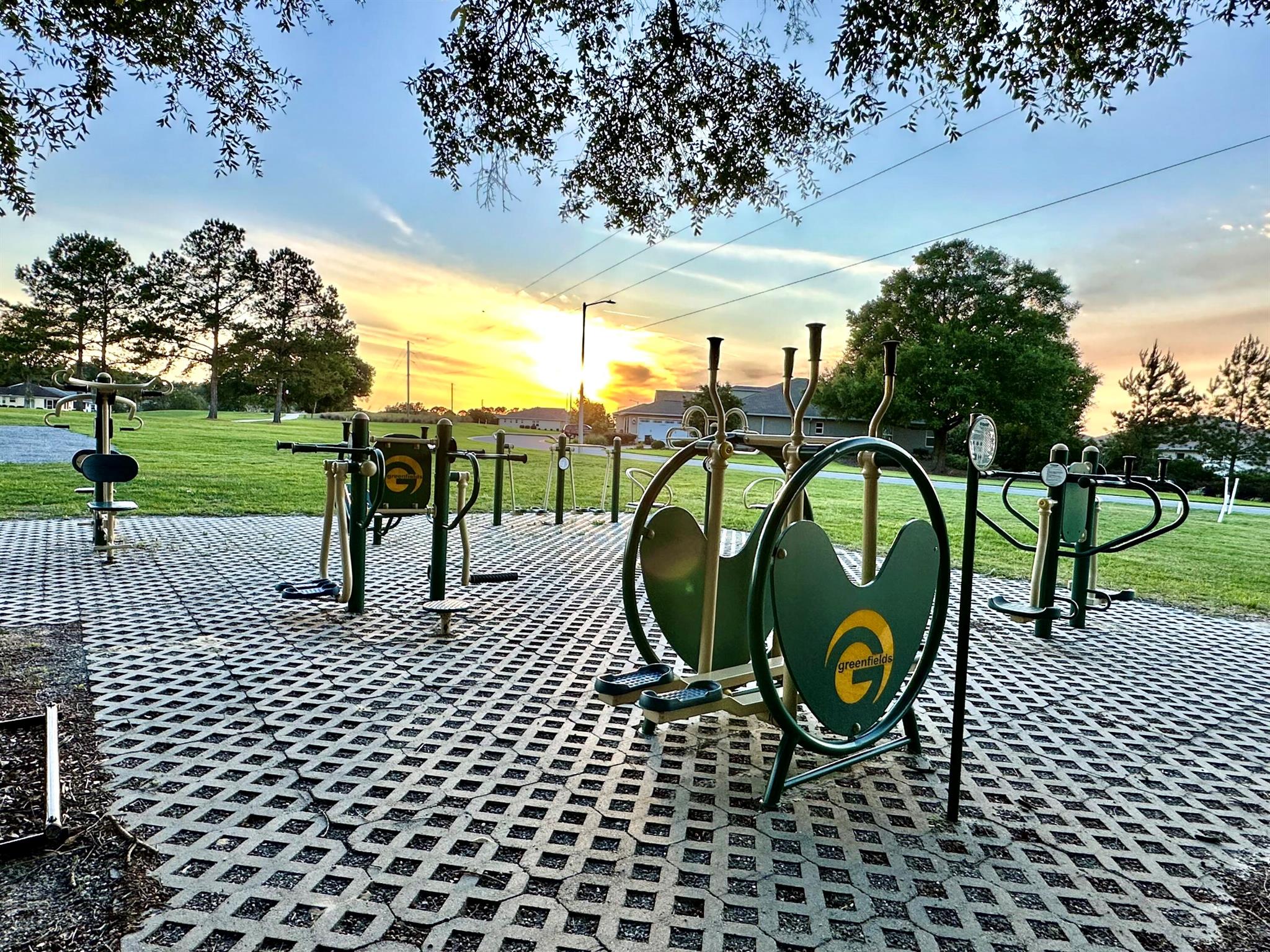 ON TOP OF THE WORLD - PHA - Residential