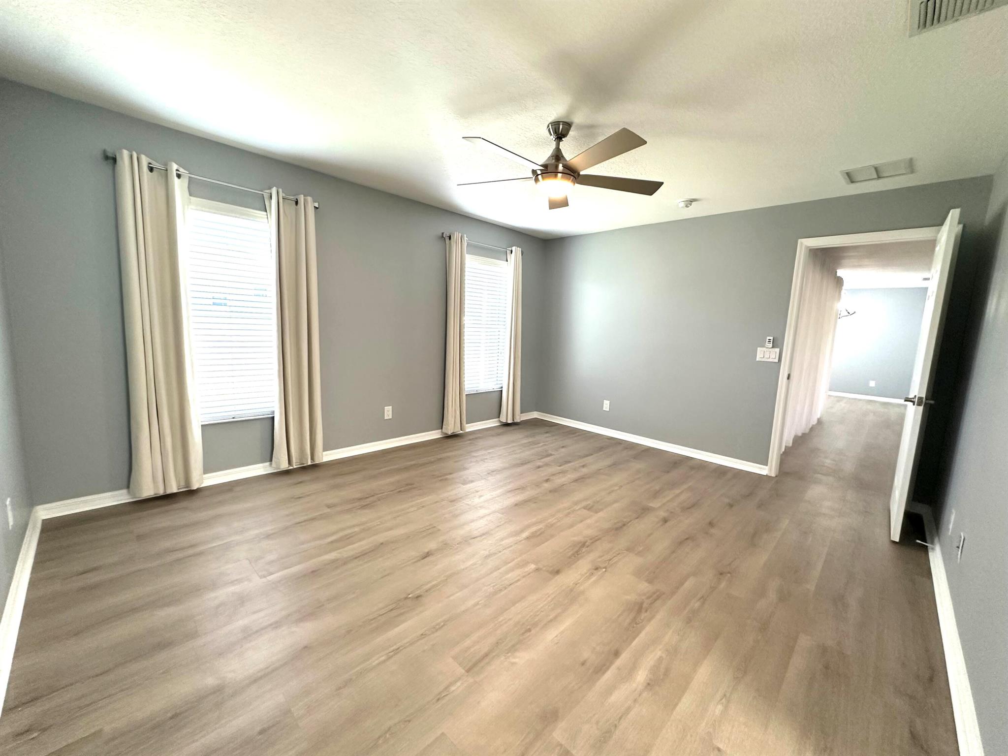 ON TOP OF THE WORLD - PHA - Residential