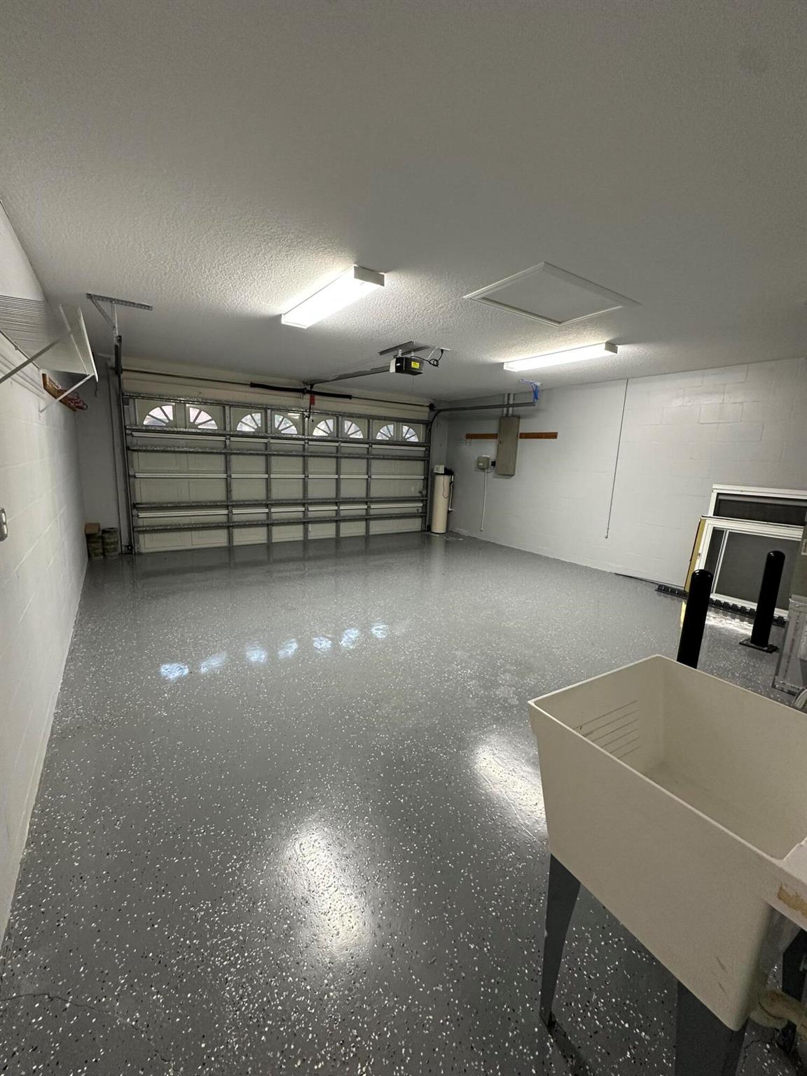 ON TOP OF THE WORLD - PHA - Residential