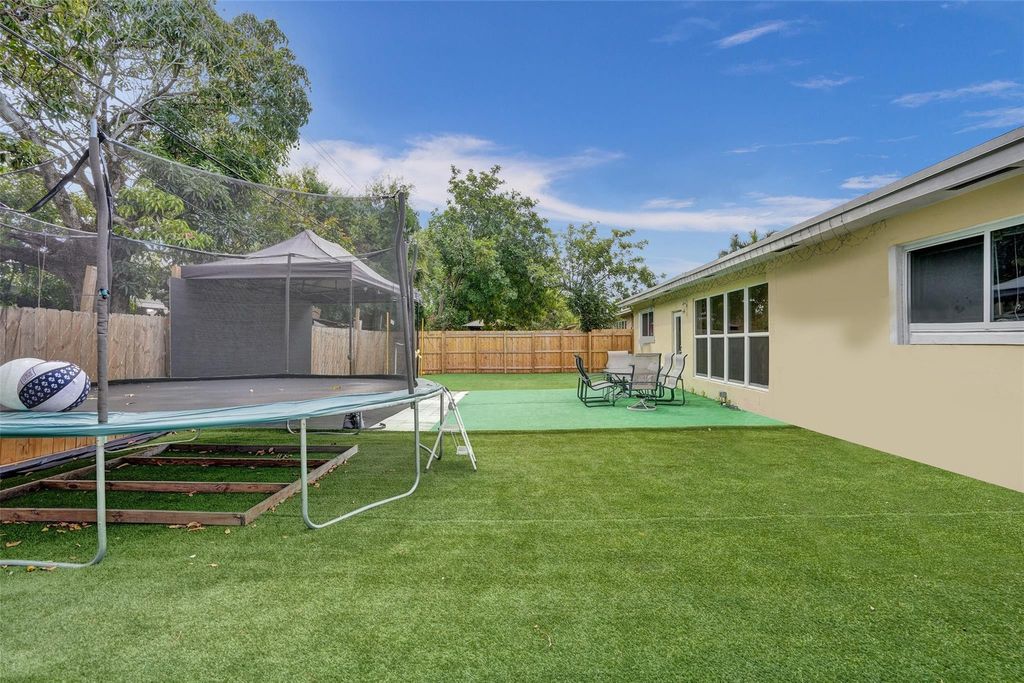 Photo of 310 SW 31st Avenue, Fort Lauderdale, FL 33312 (MLS # F10494095)