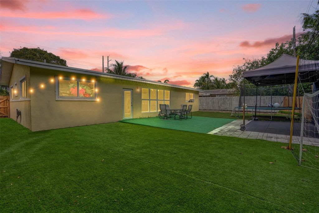 Photo of 310 SW 31st Avenue, Fort Lauderdale, FL 33312 (MLS # F10494095)