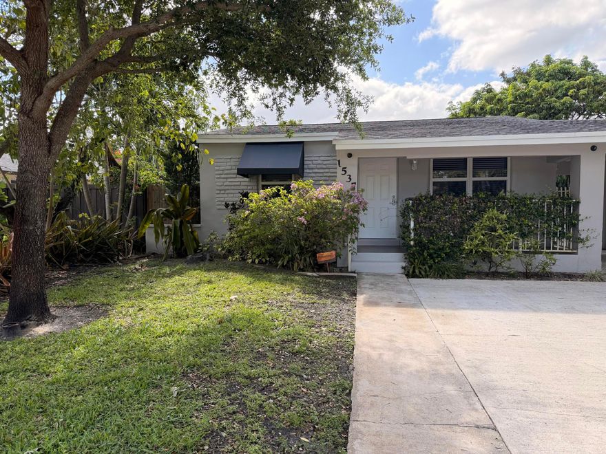 SPECTACULAR REMODELED HOME. THIS HOUSE COMES WITH IMPACT WINDOWS AND DOORS, MODERN KITCHEN CABINETS, AND GRANITE COUNTERTOP. UPDATED APPLIANCES INCLUDING DISHWASHER. TILE THROUGHOUT THE HOUSE. RENOVATED BATHROOM WITH A UNIQUE TILE DESIGN. LARGE STACKED WASHER AND DRYER. LUSH LANDSCAPE. WELL LOCATED WITHIN MINUTES OF WILTON MANORS/WILTON DR. AND DOWNTOWN FT. LAUDERDALE. EASY ACCESS TO MAJOR RD NEARBY. MUST-SEE HOME.