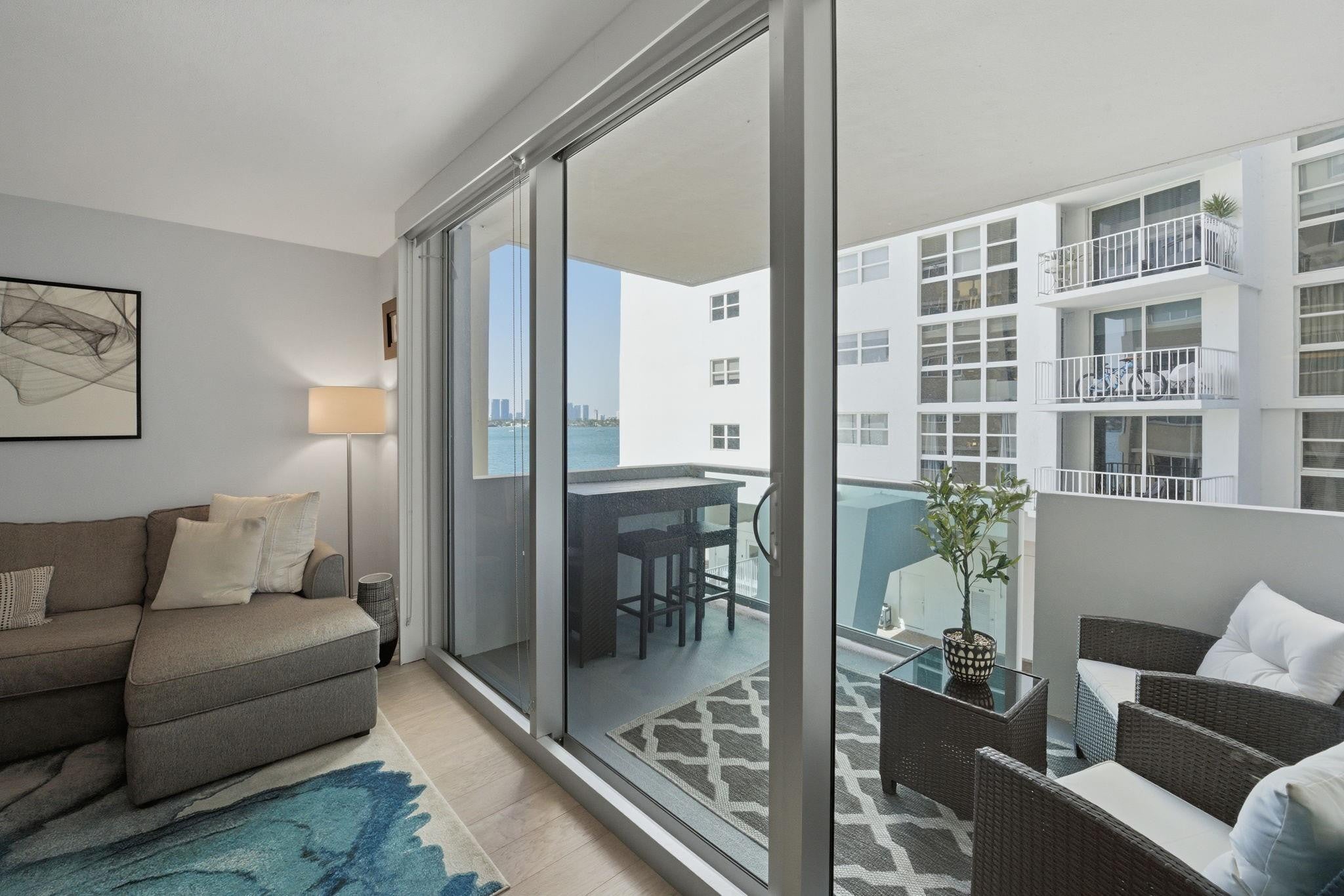 1200 West Avenue 324