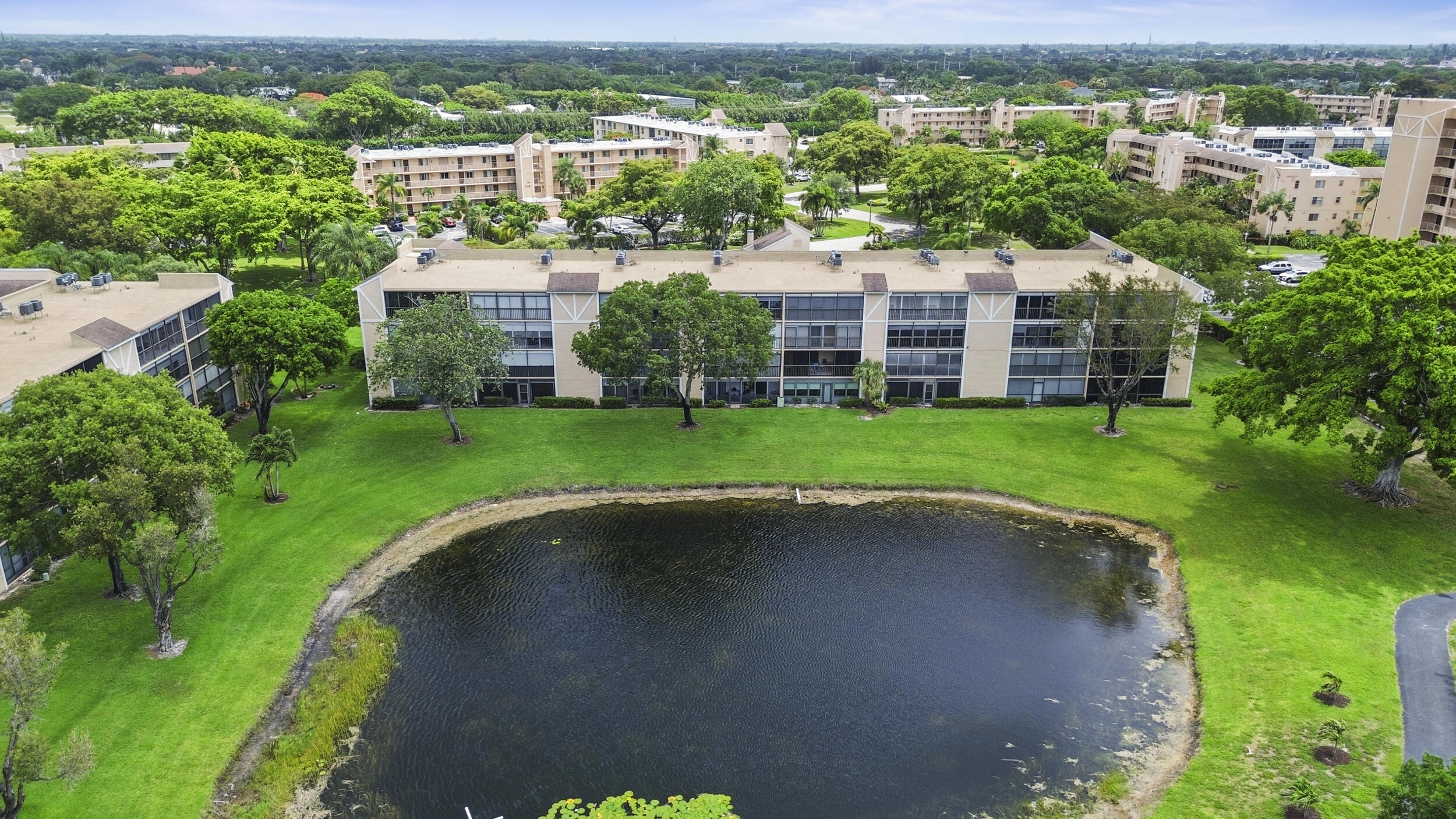 HUNTINGTON LAKES SEC THREE CONDOS - Residential
